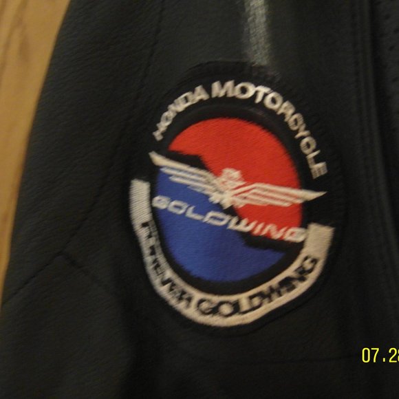 Honda motorcycle leather jacket. - Picture 9 of 16